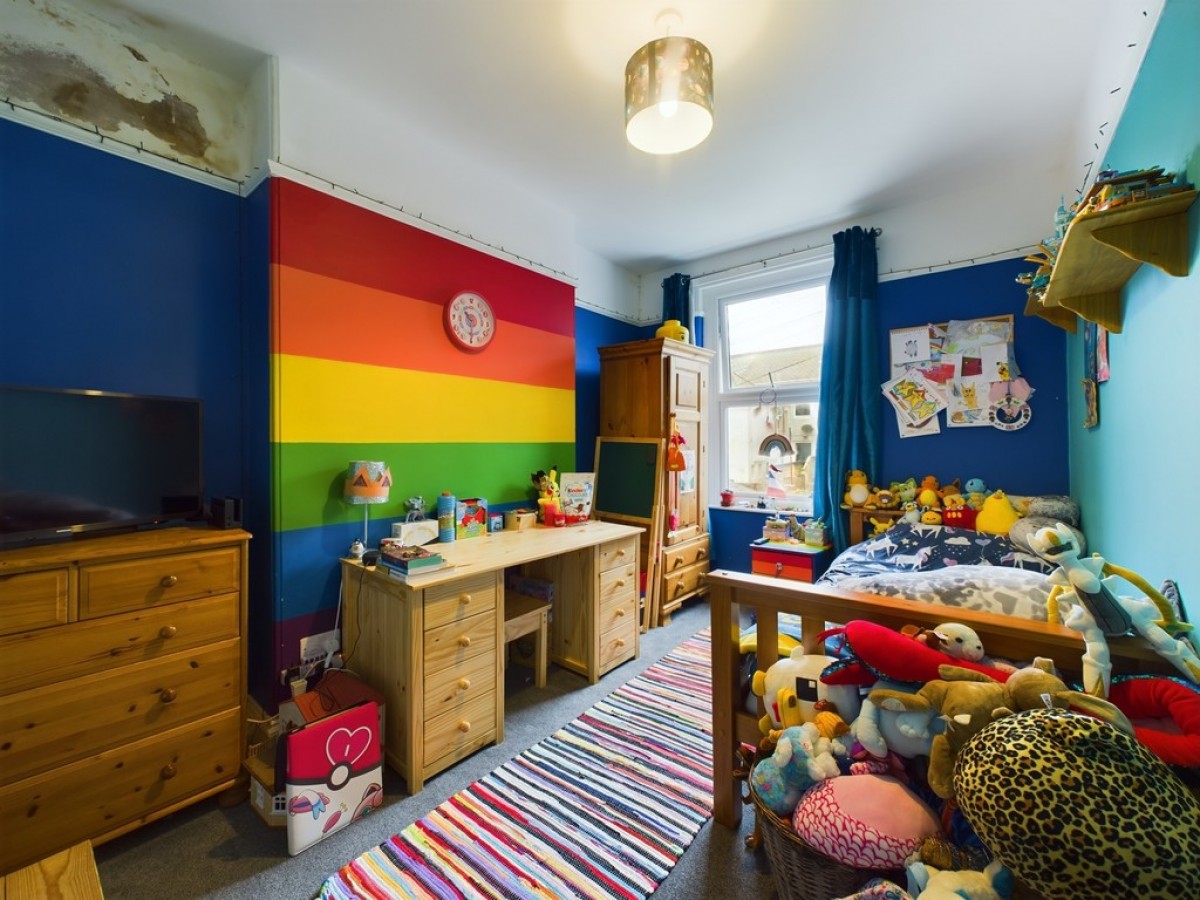 Torr View Avenue, Peverell