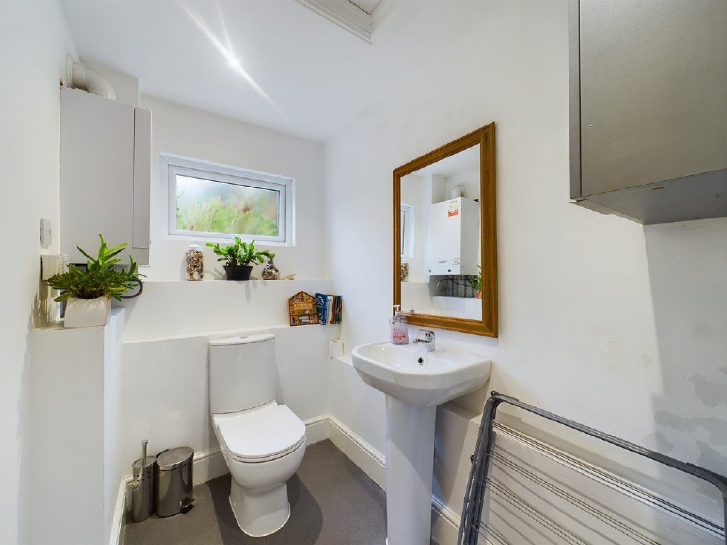 Torr View Avenue, Peverell