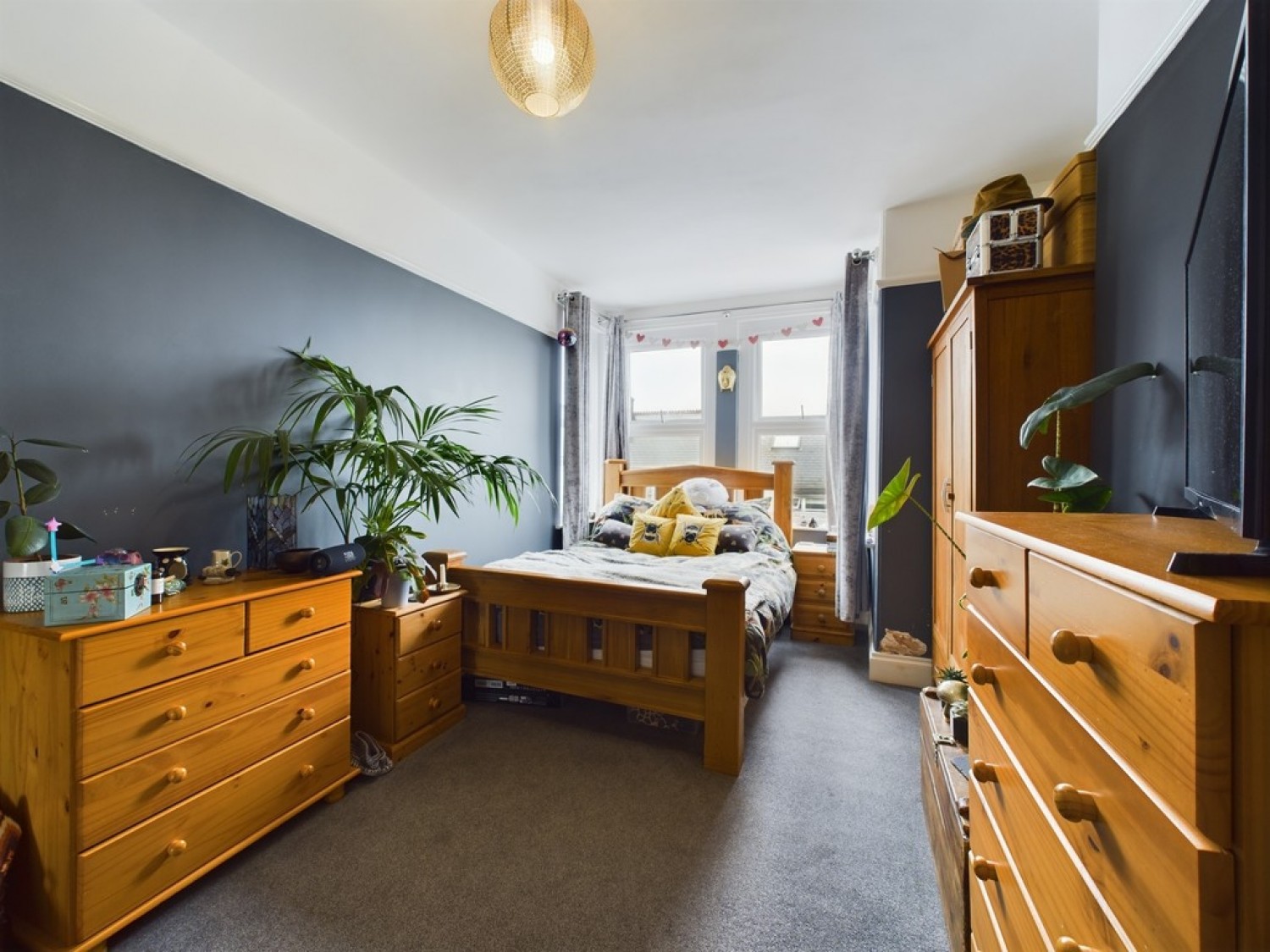 Torr View Avenue, Peverell