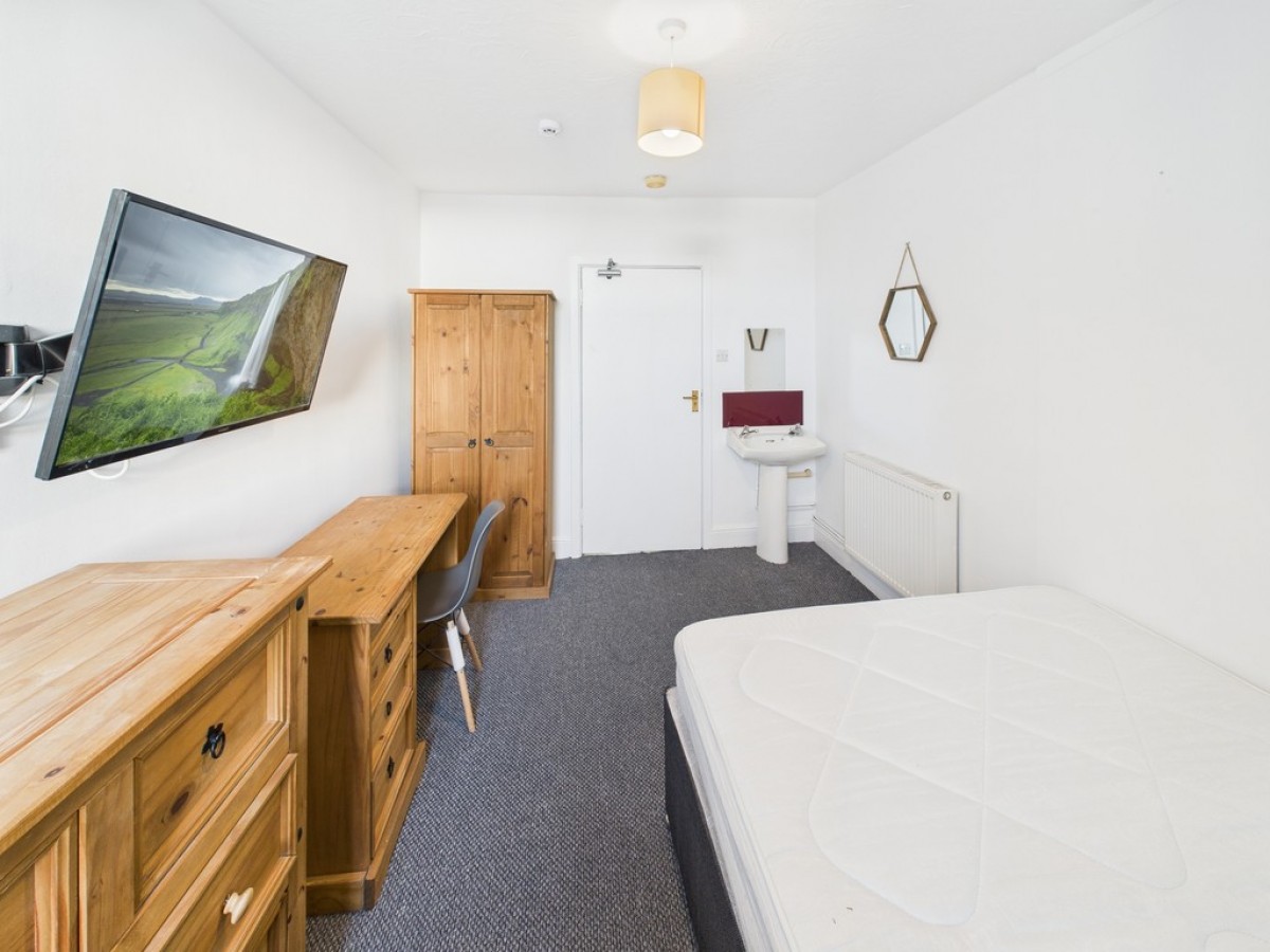 Mutley Plain, Mutley