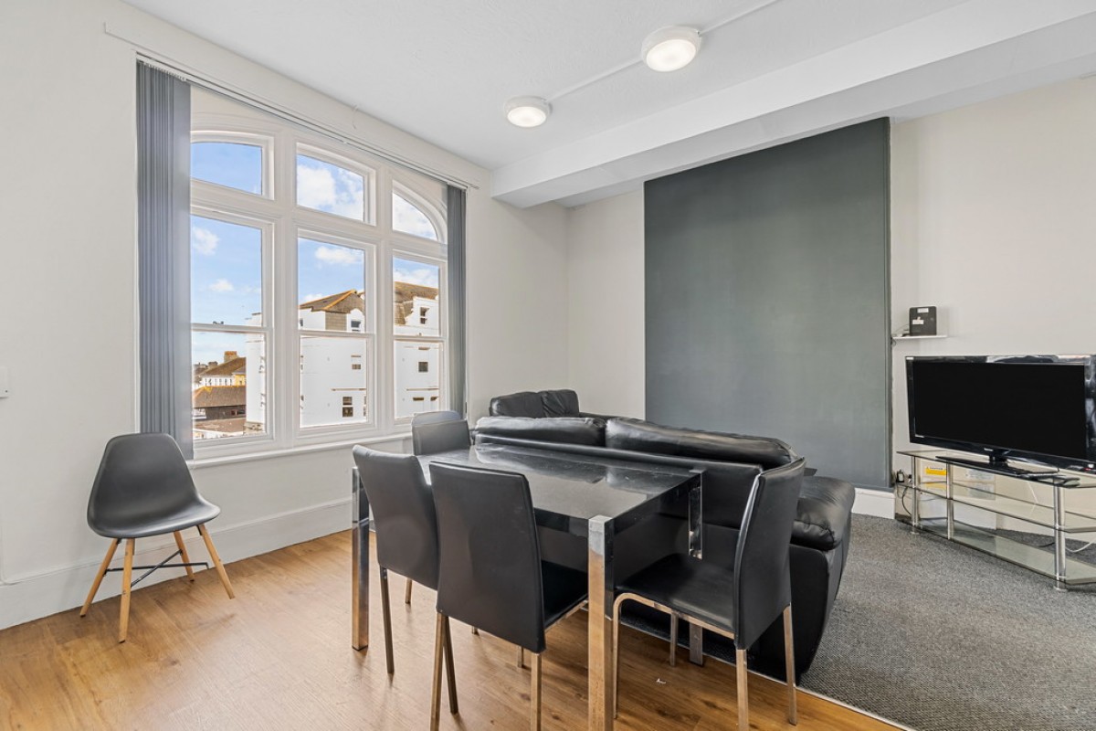 Mutley Plain, Mutley