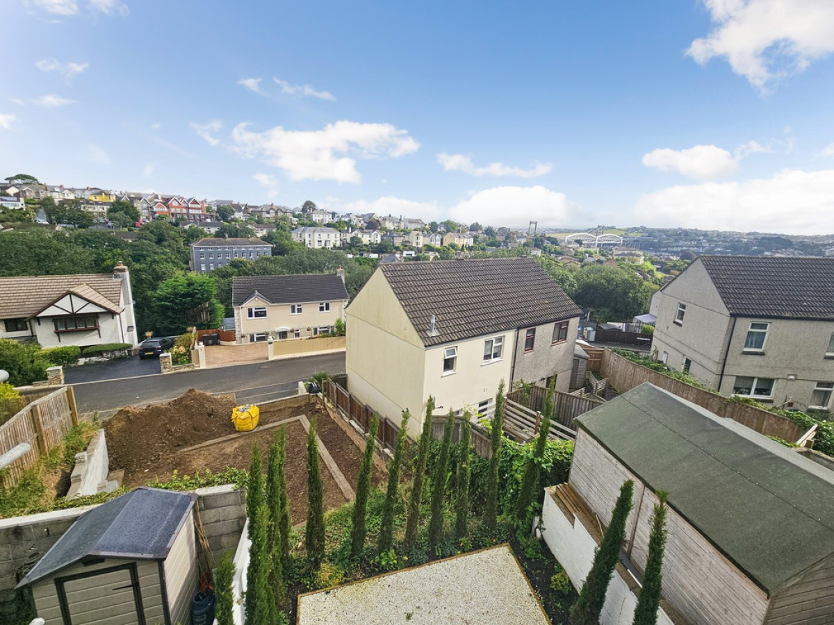 Babis Farm Court, Saltash