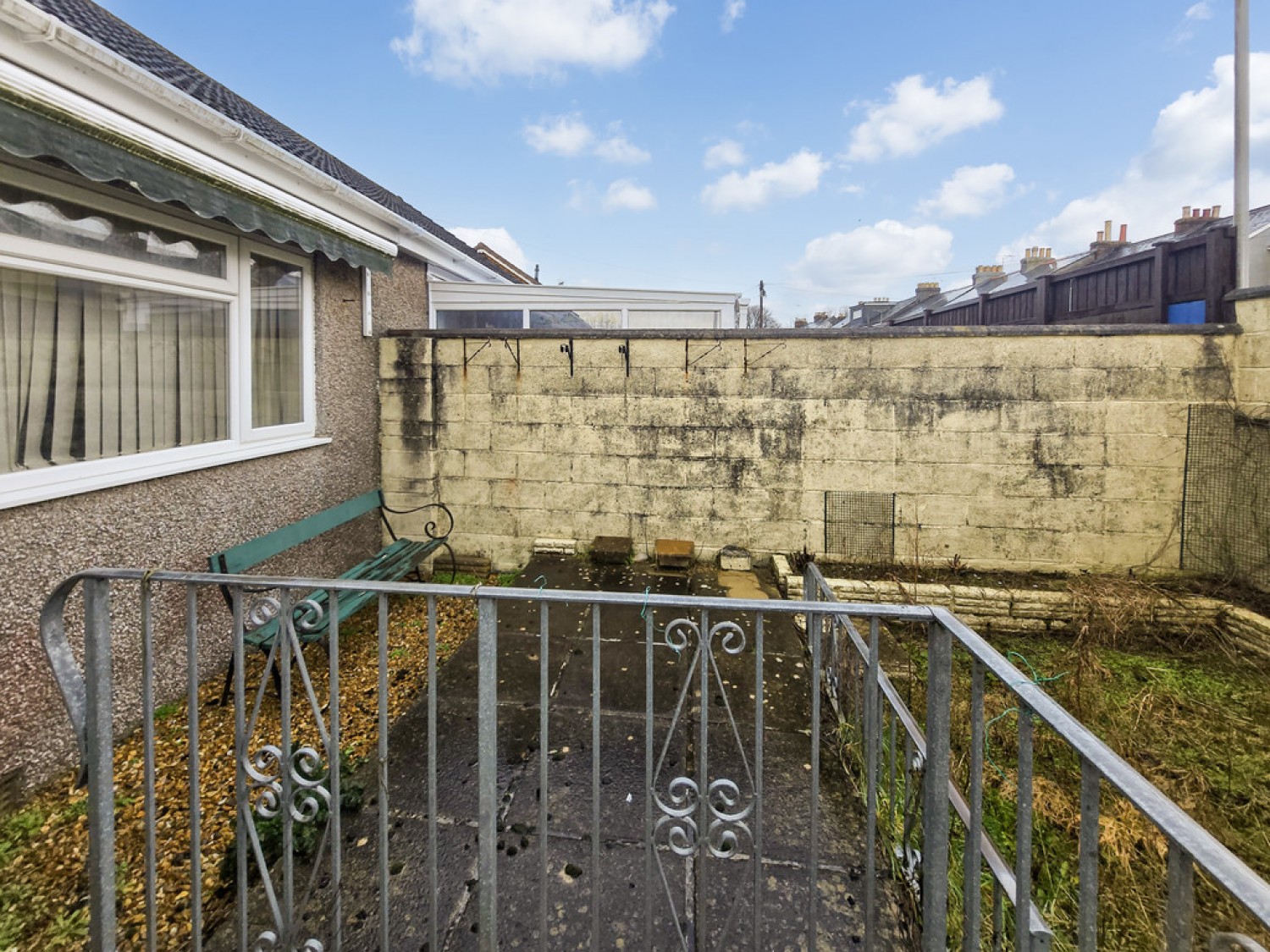 2 bedroom Bungalow for Sale Carew Avenue, Honicknowle, Plymouth