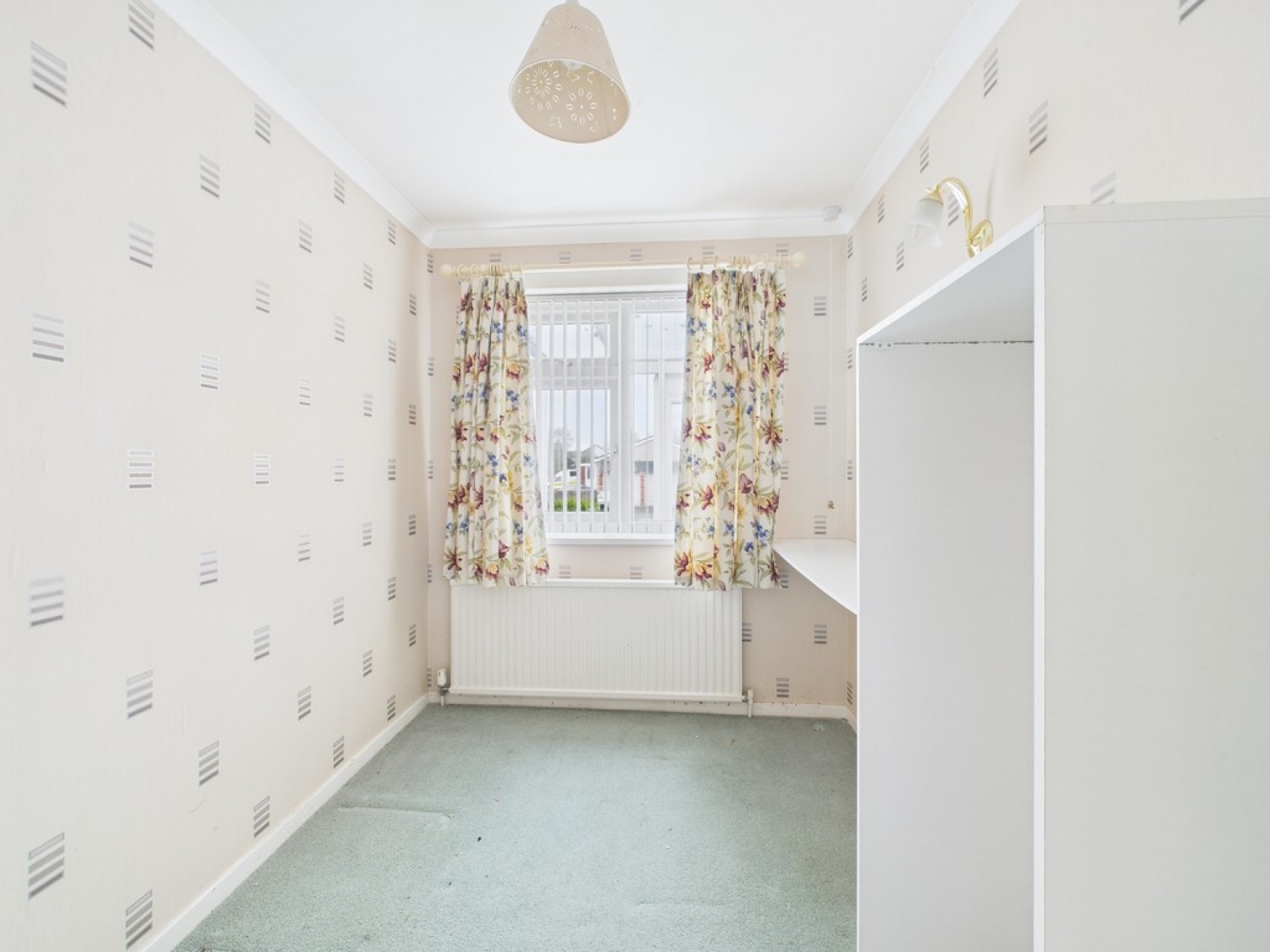 2 bedroom Bungalow for Sale Carew Avenue, Honicknowle, Plymouth