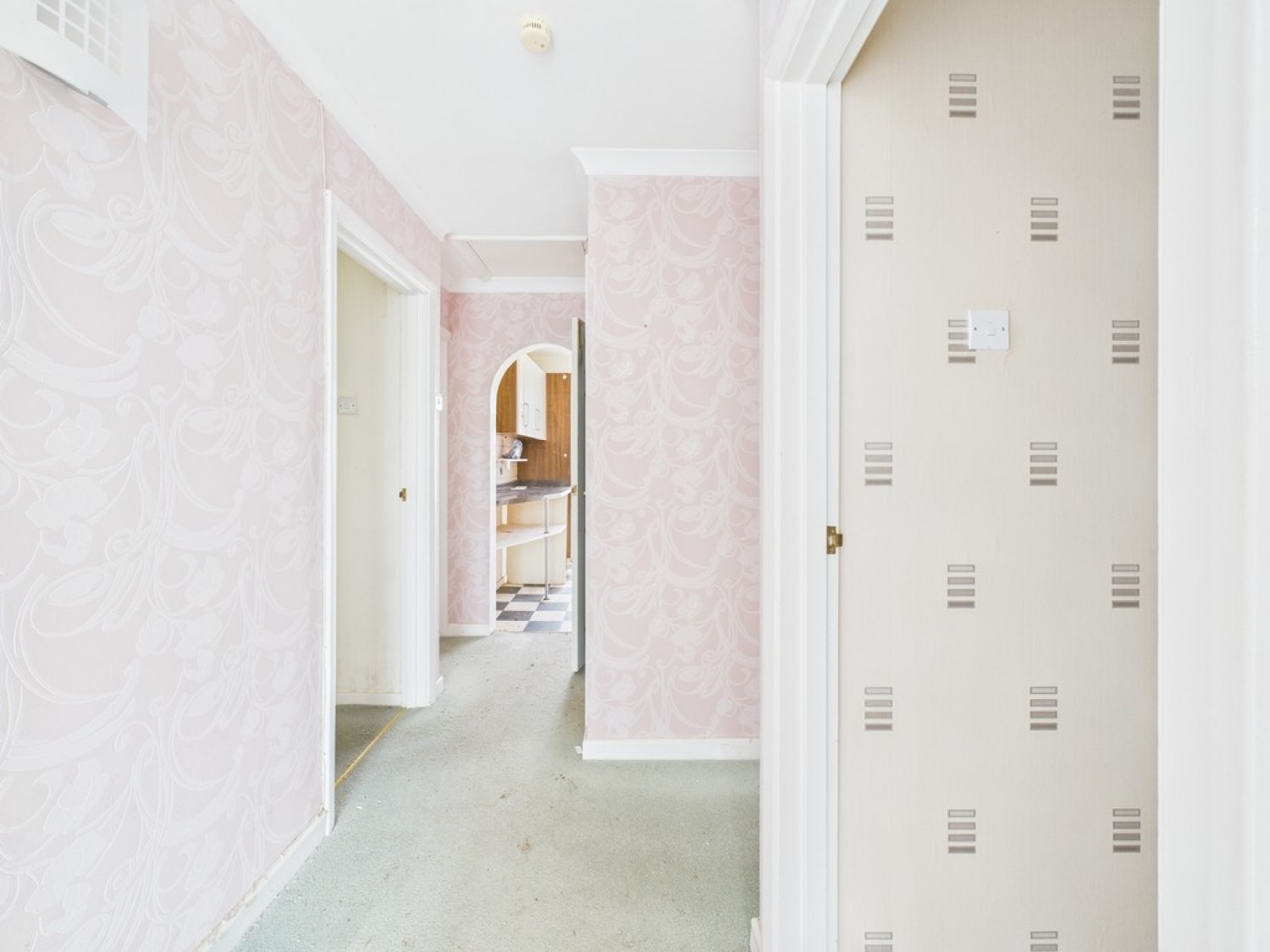 2 bedroom Bungalow for Sale Carew Avenue, Honicknowle, Plymouth