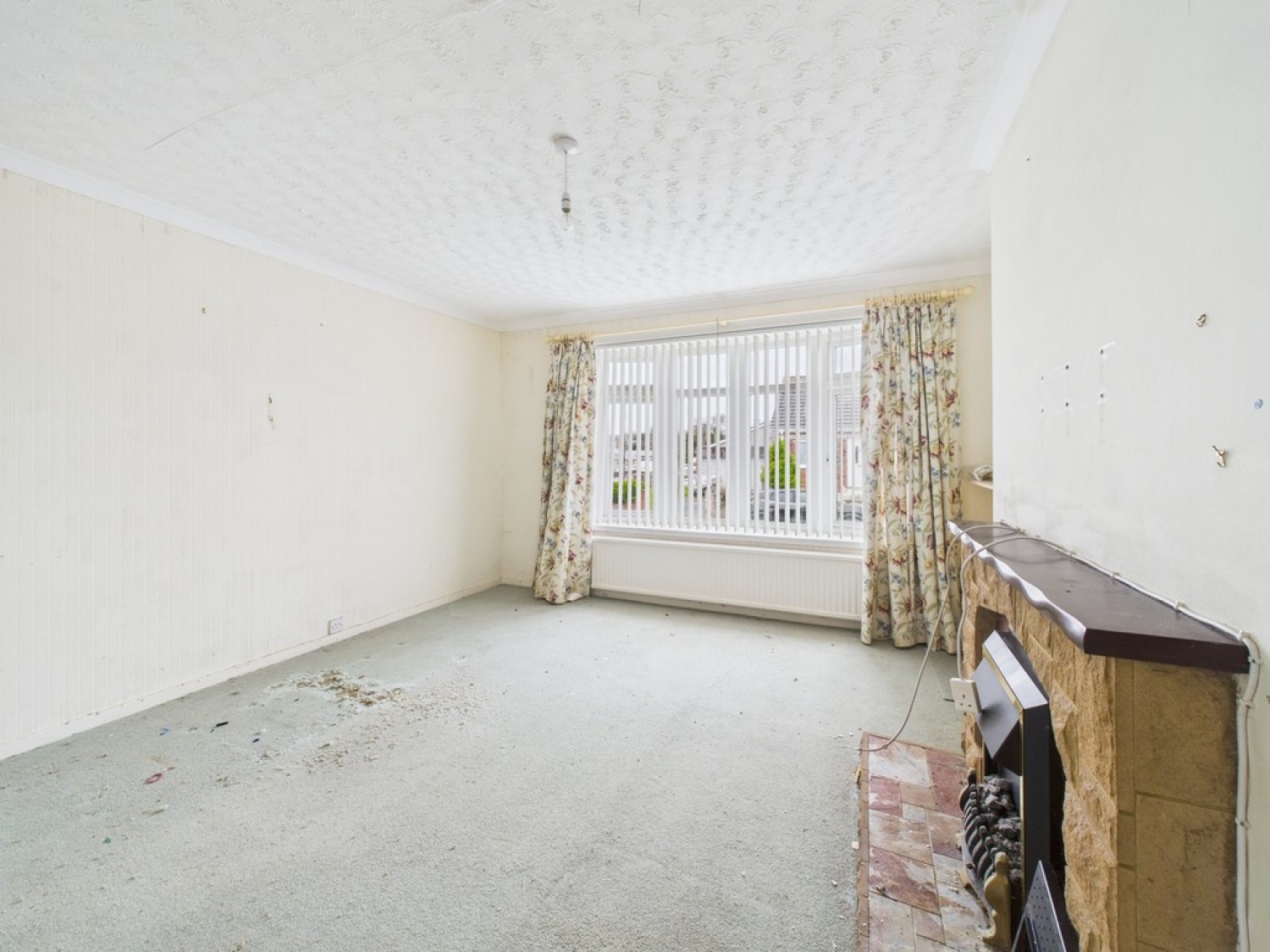 2 bedroom Bungalow for Sale Carew Avenue, Honicknowle, Plymouth