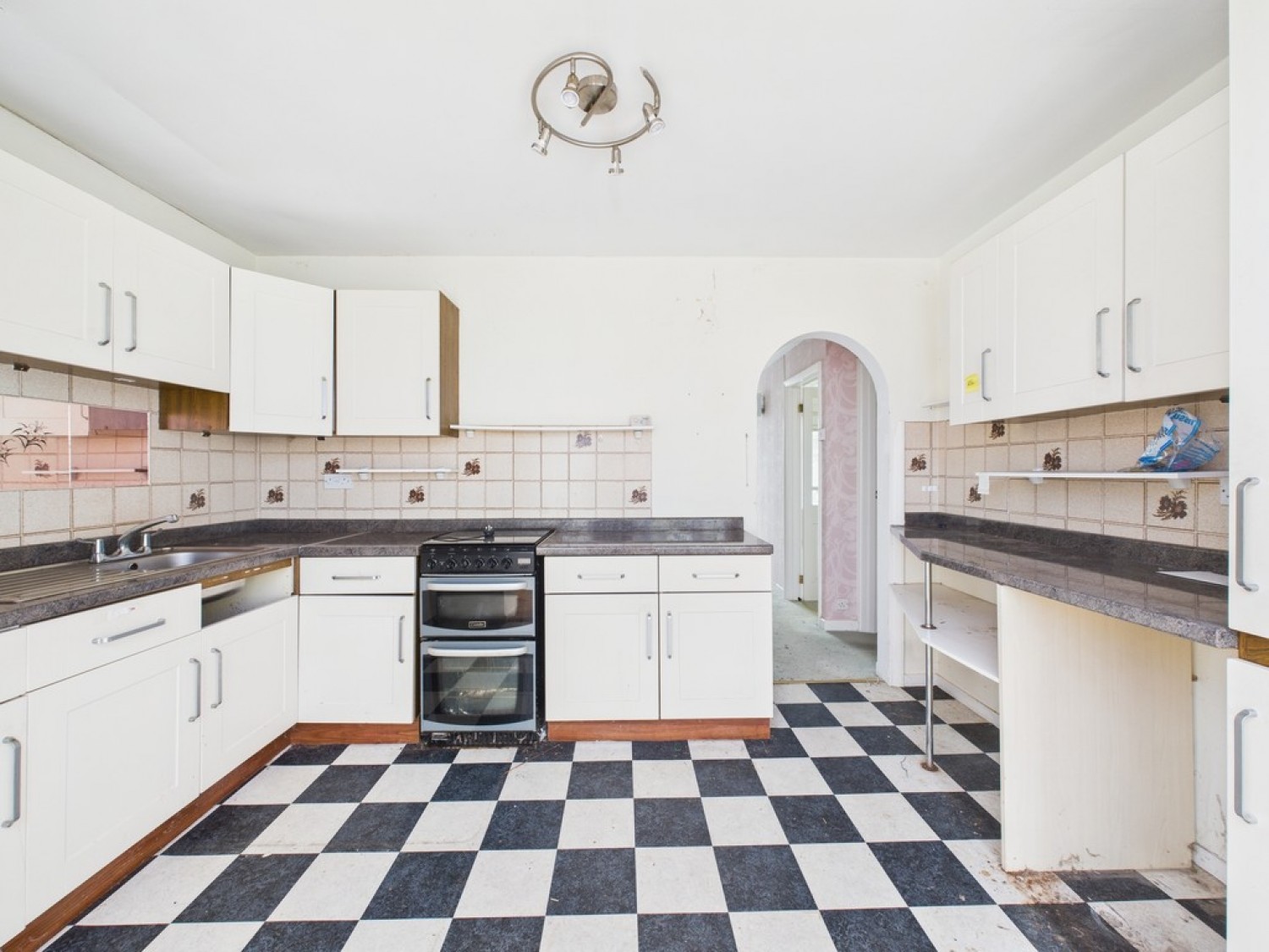 2 bedroom Bungalow for Sale Carew Avenue, Honicknowle, Plymouth