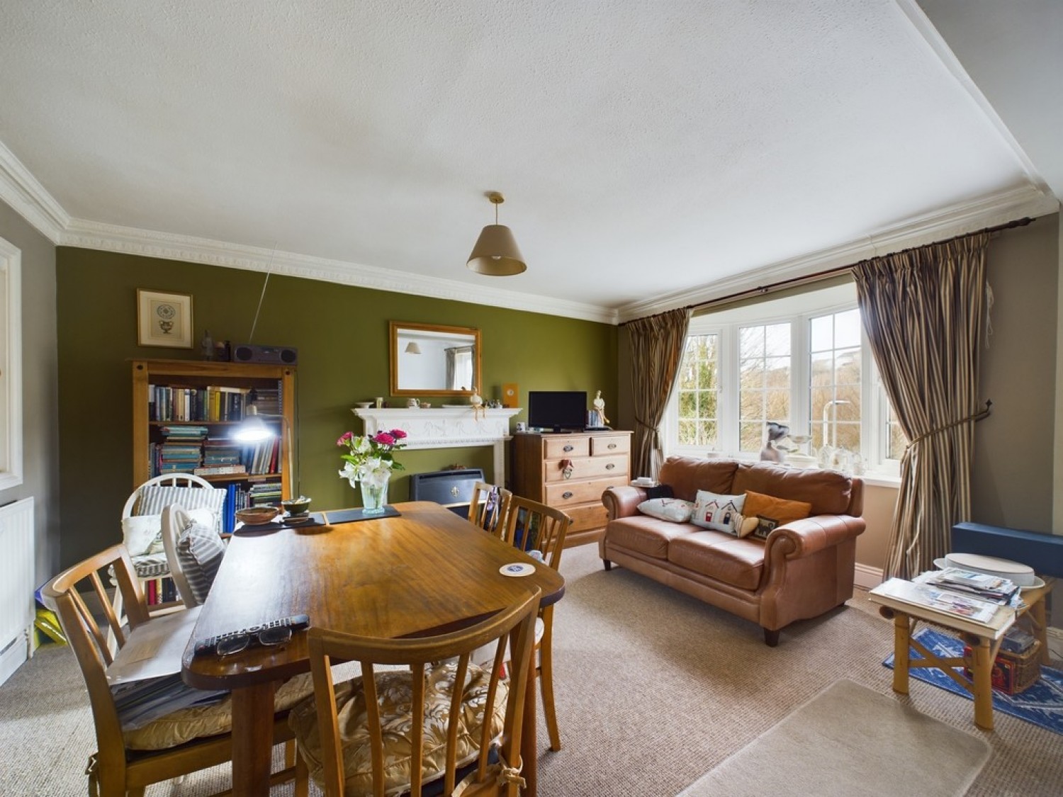 3 bedroom House for Sale Carlton Close, Lower Compton