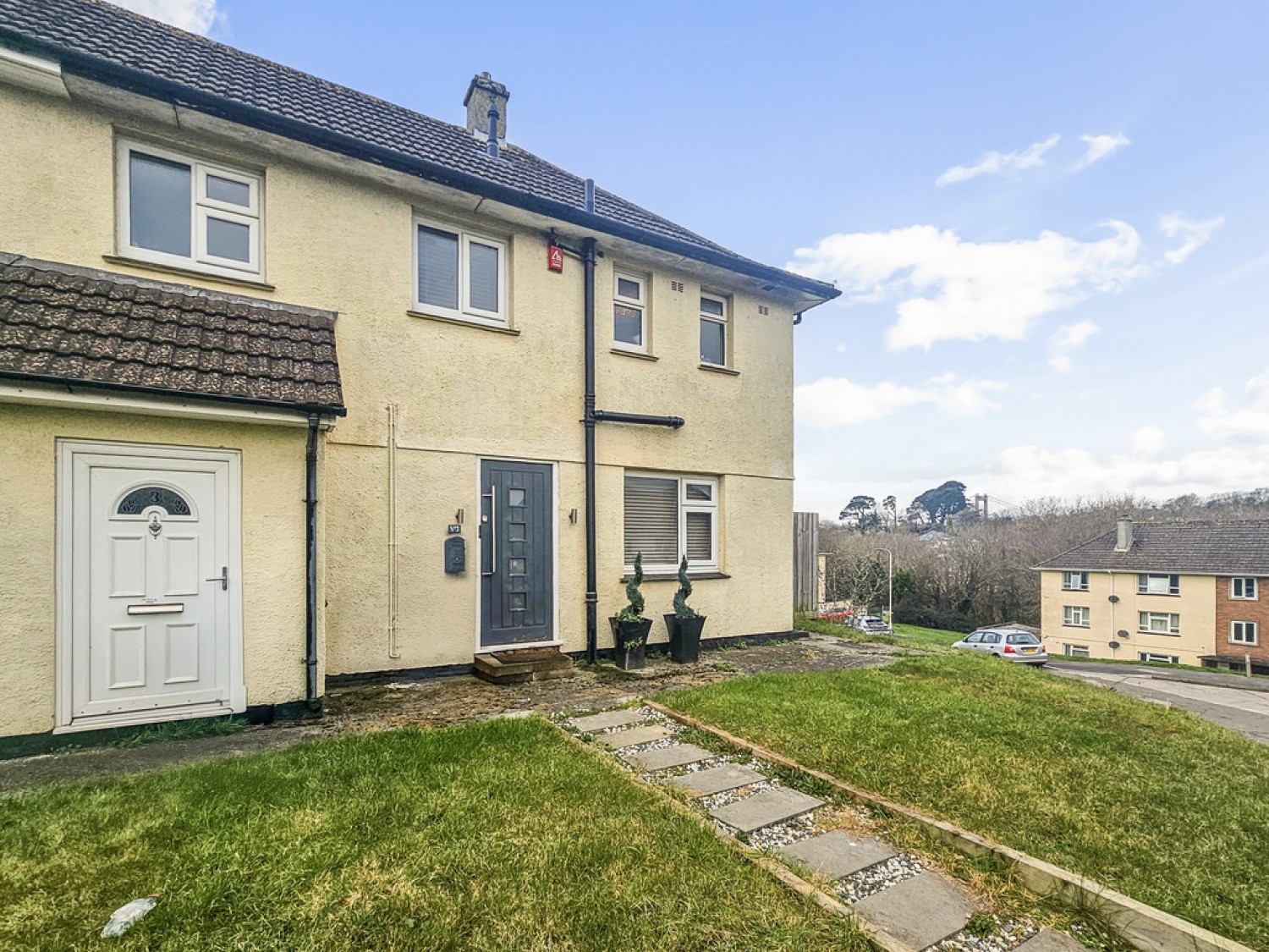 Fegen Road, Barne Barton