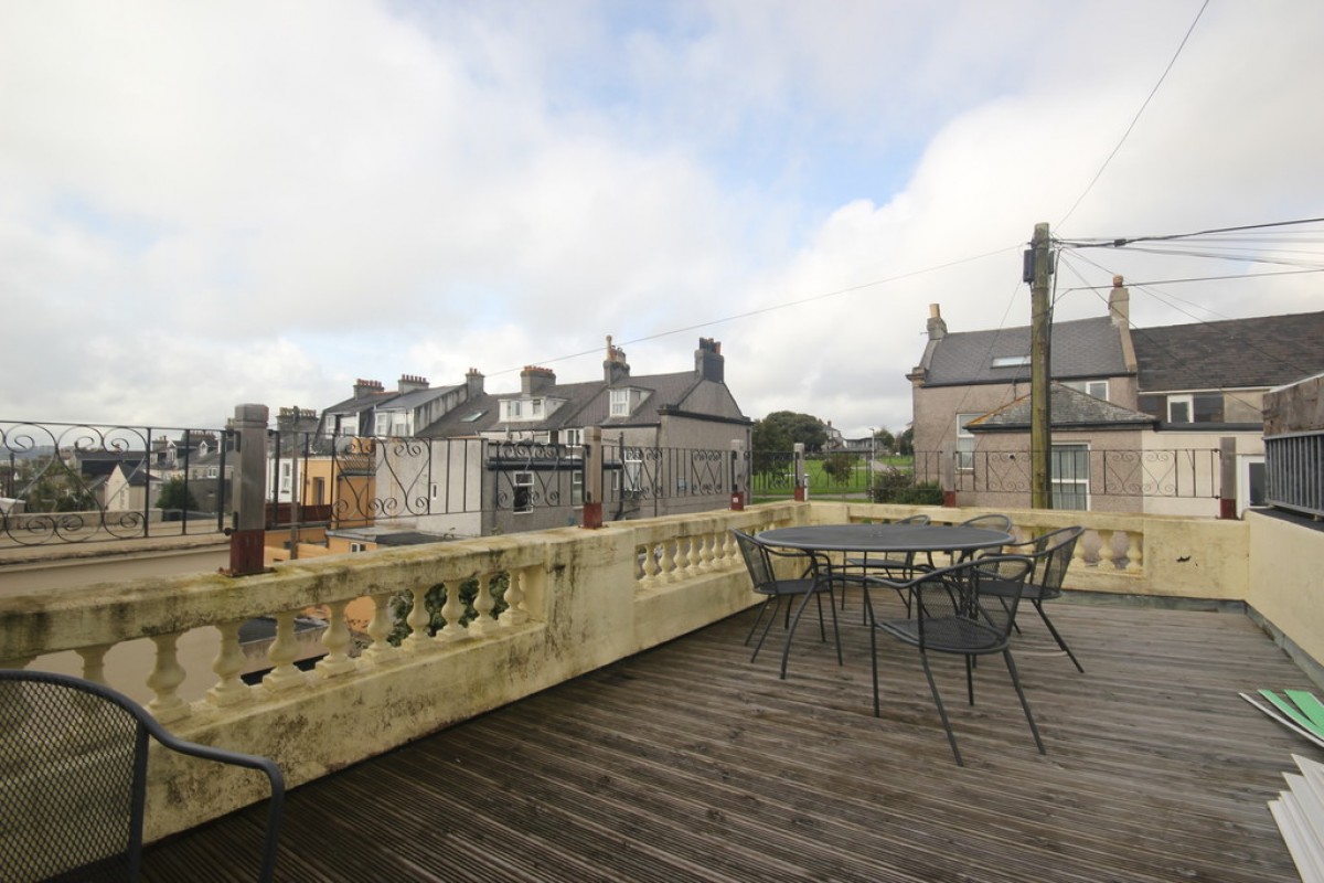 Sea View Terrace, Lipson
