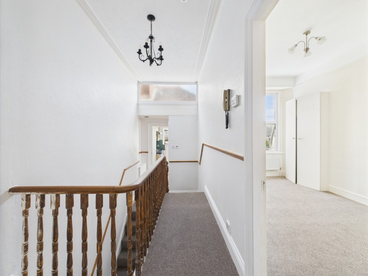 Thornbury Park Avenue, Peverell