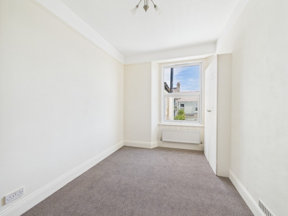 Thornbury Park Avenue, Peverell