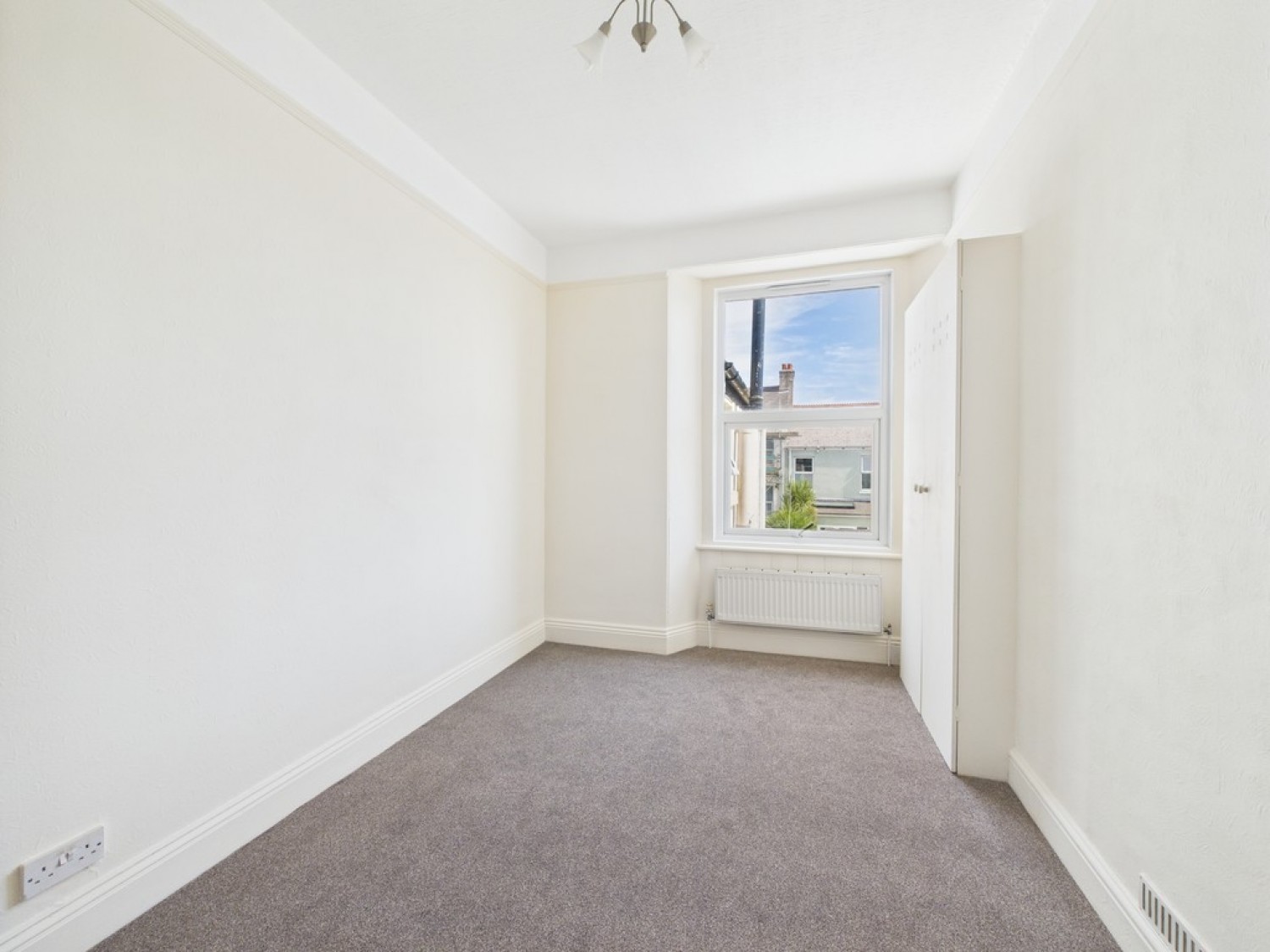 Thornbury Park Avenue, Peverell