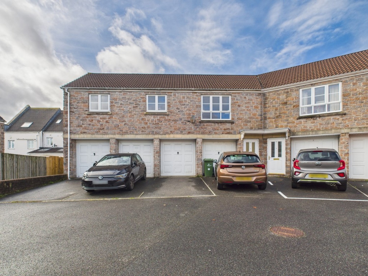 2 bedroom Flat for Sale Barlow Gardens, Beacon Park