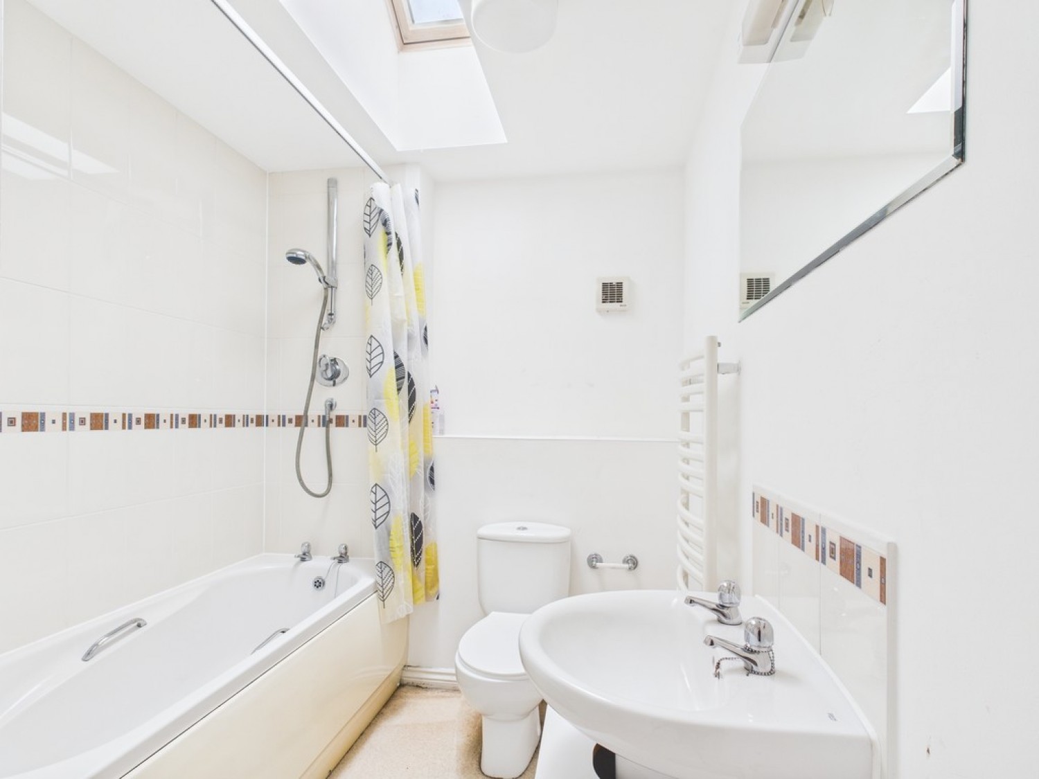 2 bedroom Flat for Sale Barlow Gardens, Beacon Park