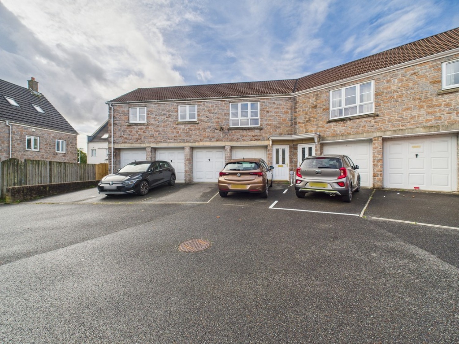 2 bedroom Flat for Sale Barlow Gardens, Beacon Park