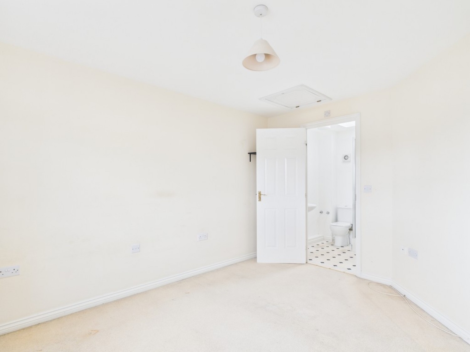 2 bedroom Flat for Sale Barlow Gardens, Beacon Park