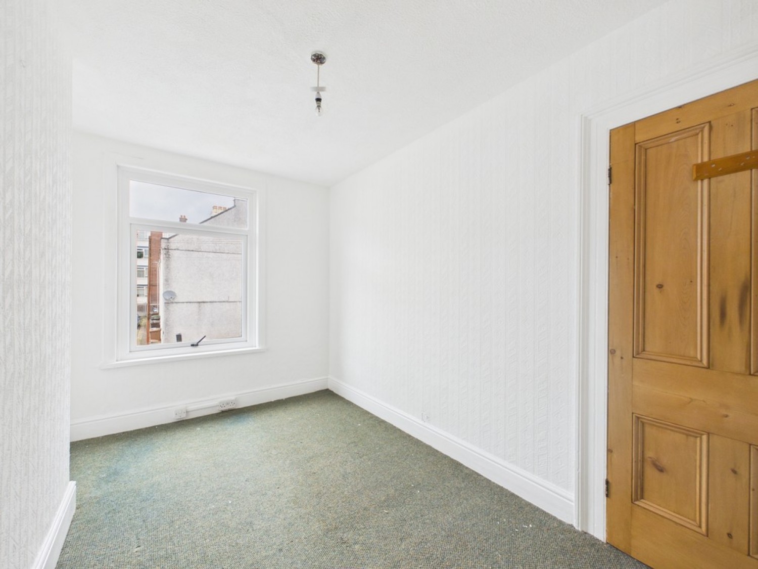 2 bedroom House for Sale Kent Road, Ford