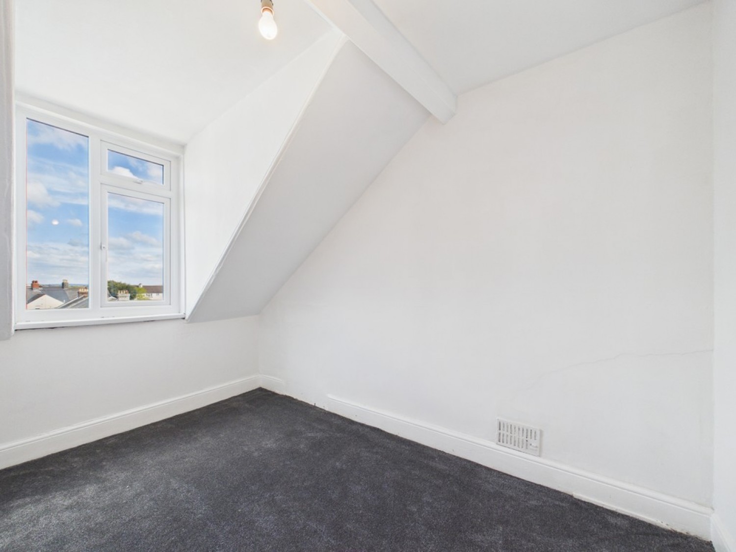 2 bedroom Flat for Letting Devonport Road, Stoke Village