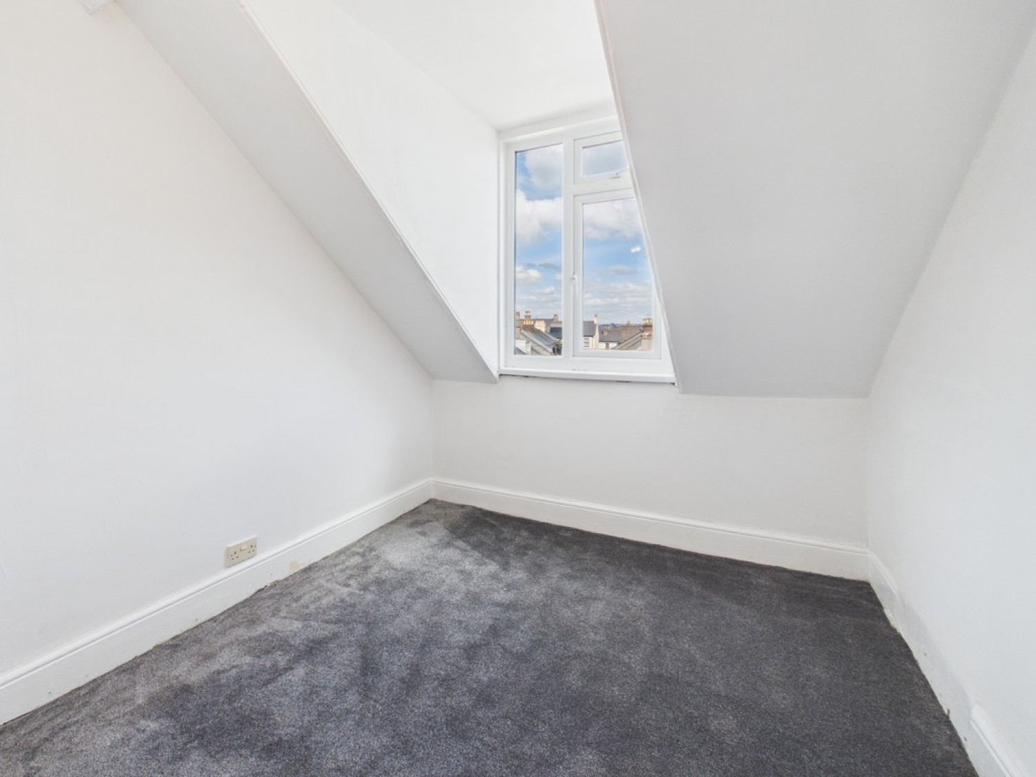 2 bedroom Flat for Letting Devonport Road, Stoke Village