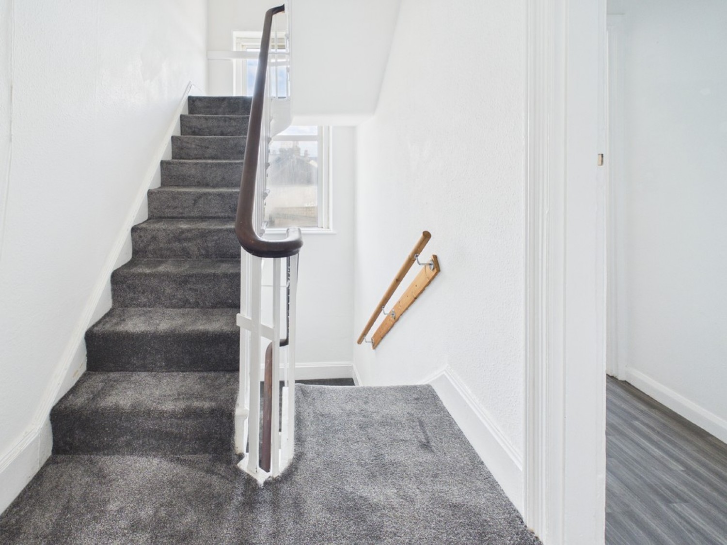 2 bedroom Flat for Letting Devonport Road, Stoke Village