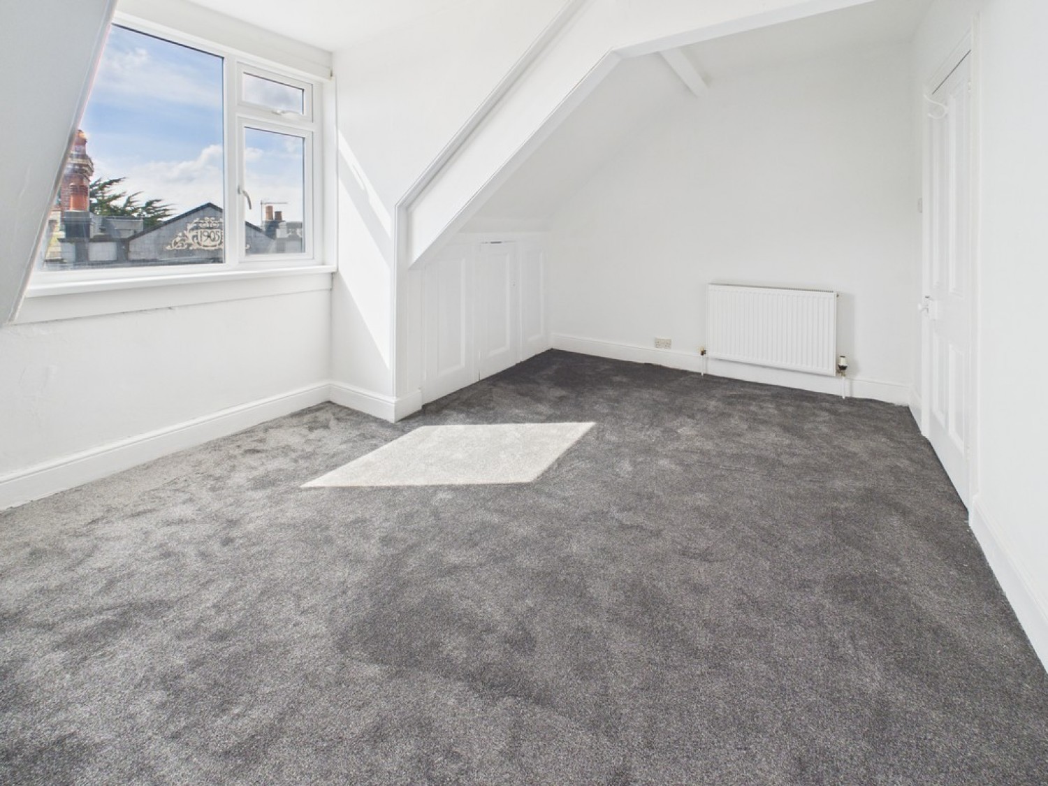 2 bedroom Flat for Letting Devonport Road, Stoke Village