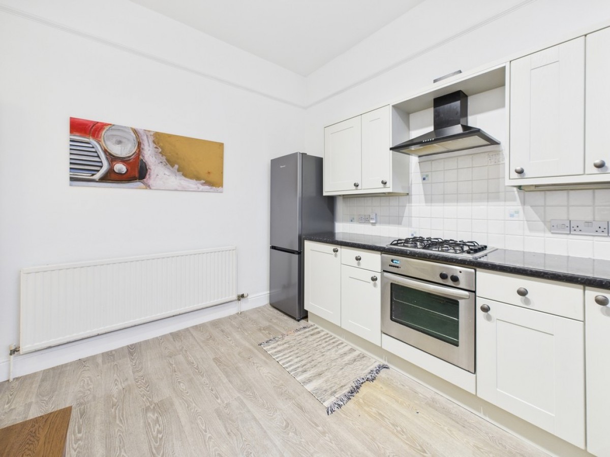 Queens Gate Villas, Lipson