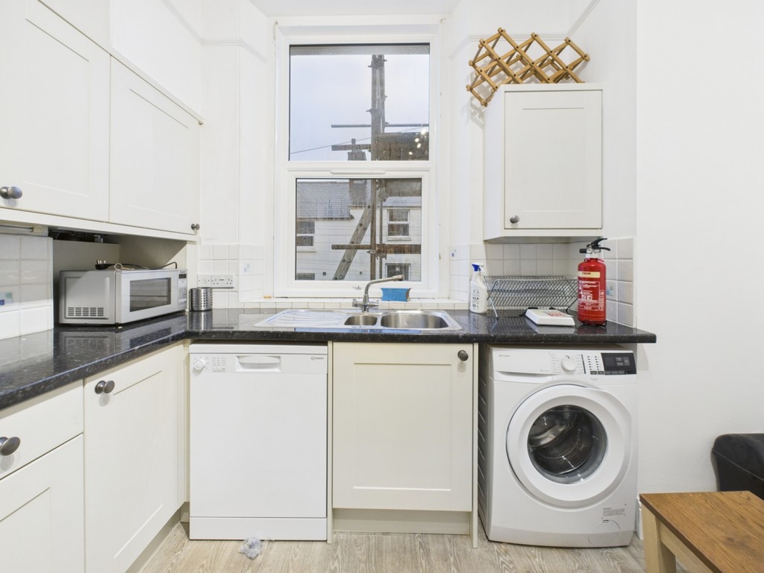 Queens Gate Villas, Lipson