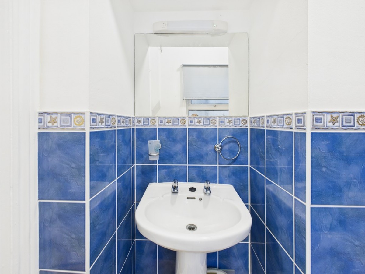 Queens Gate Villas, Lipson