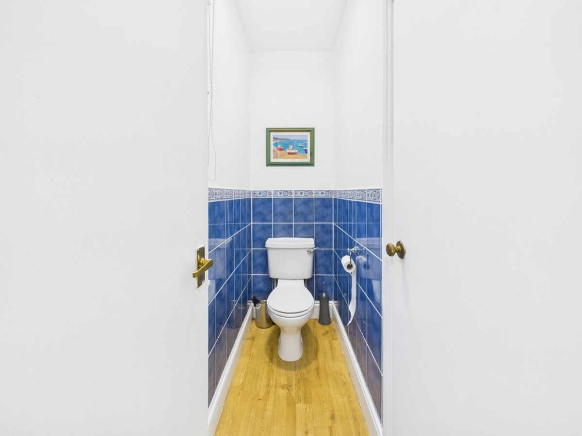 Queens Gate Villas, Lipson