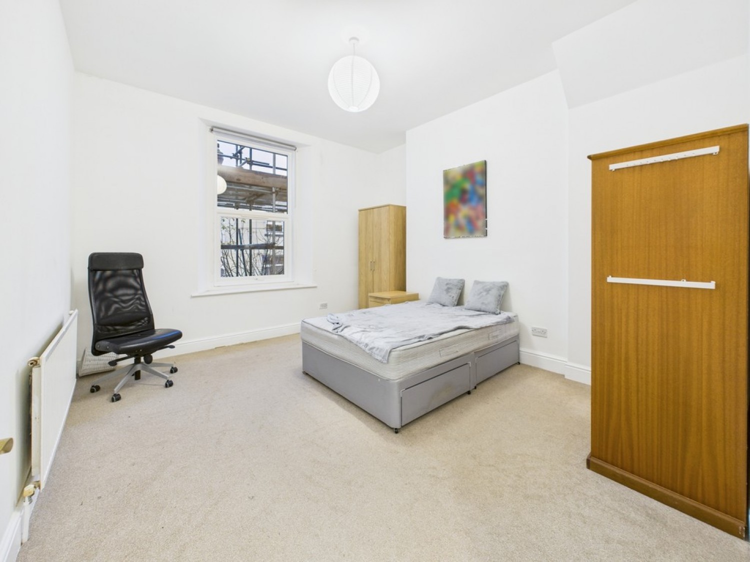 Queens Gate Villas, Lipson