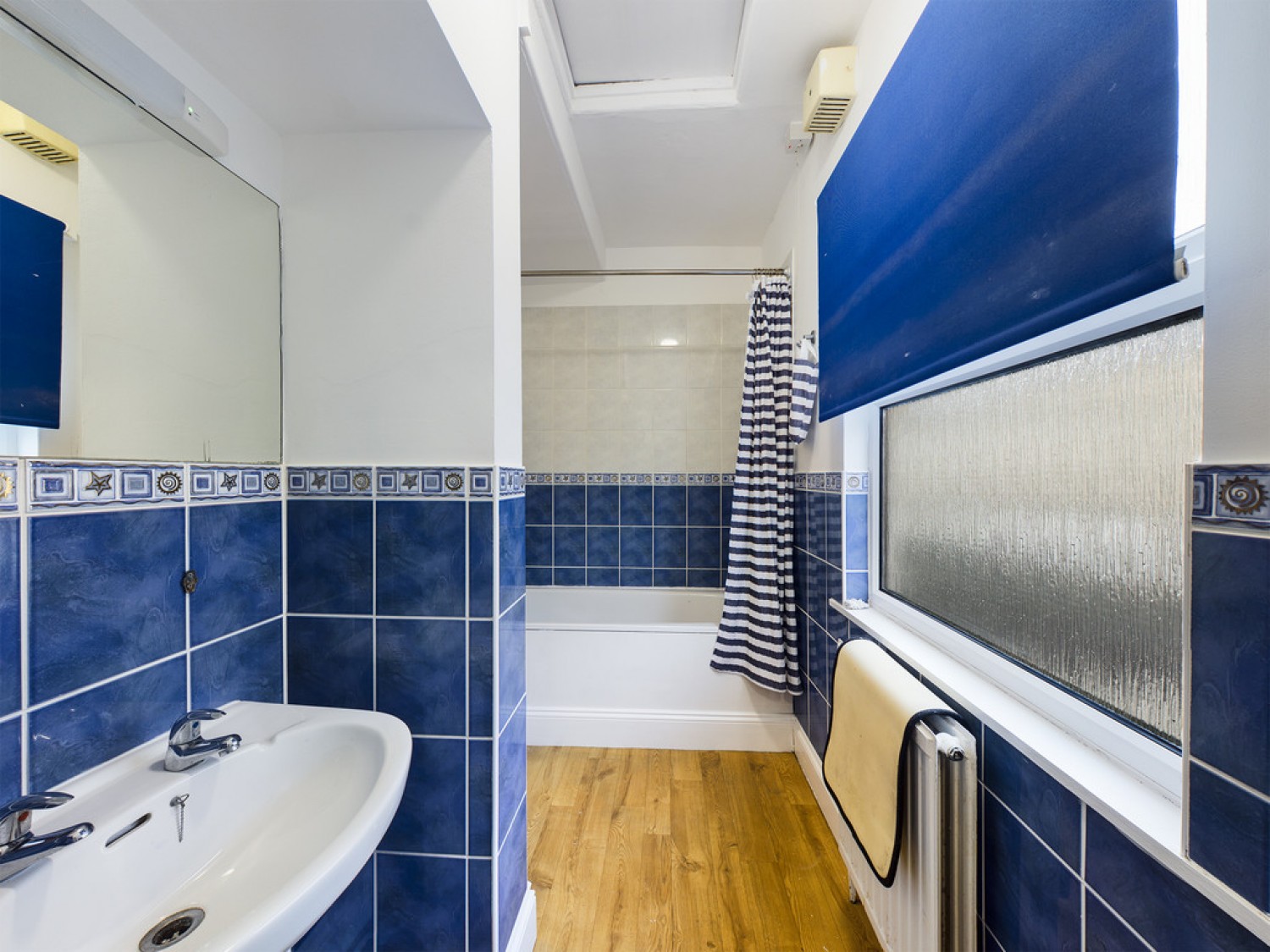 Queens Gate Villas, Lipson