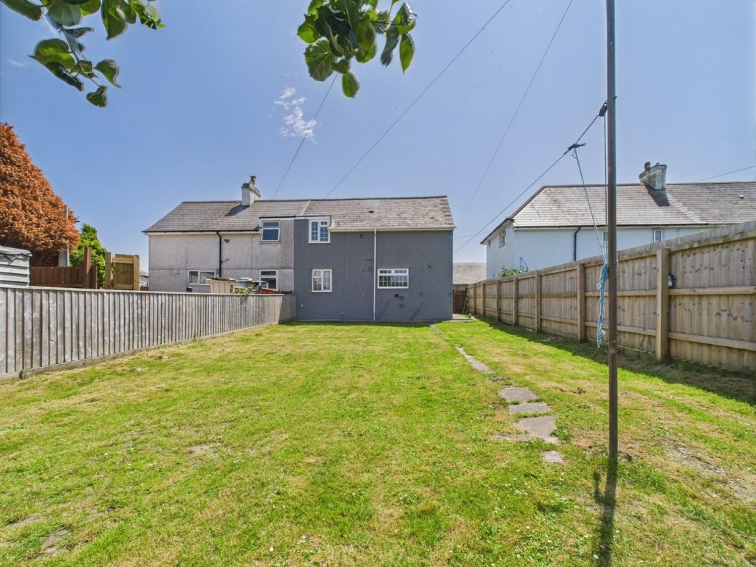 Henderson Place, Ford