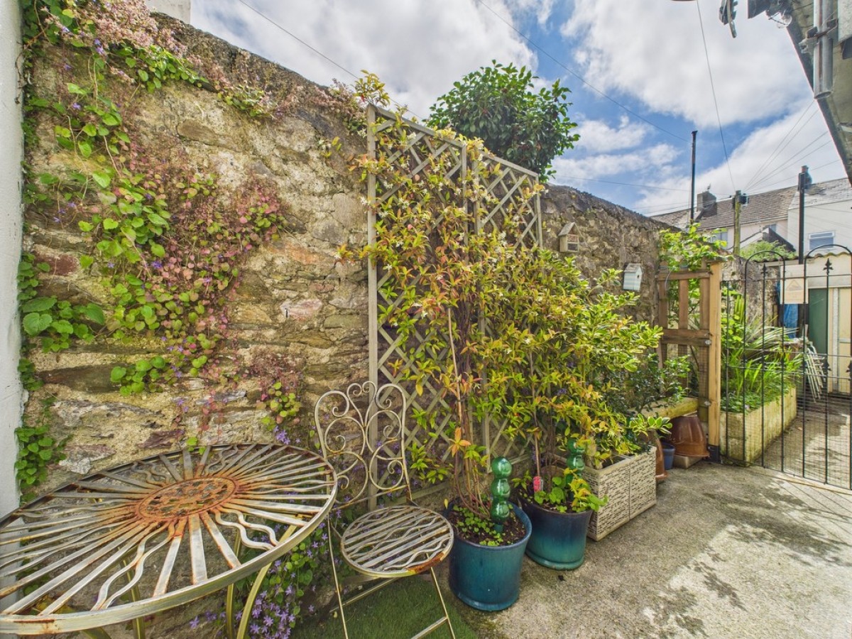 Wolsdon Place, Stonehouse