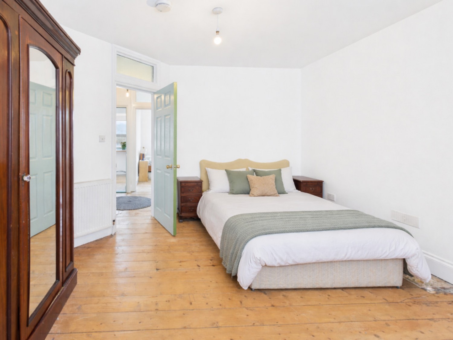 2 bedroom Flat for Letting Neath Road, St Judes