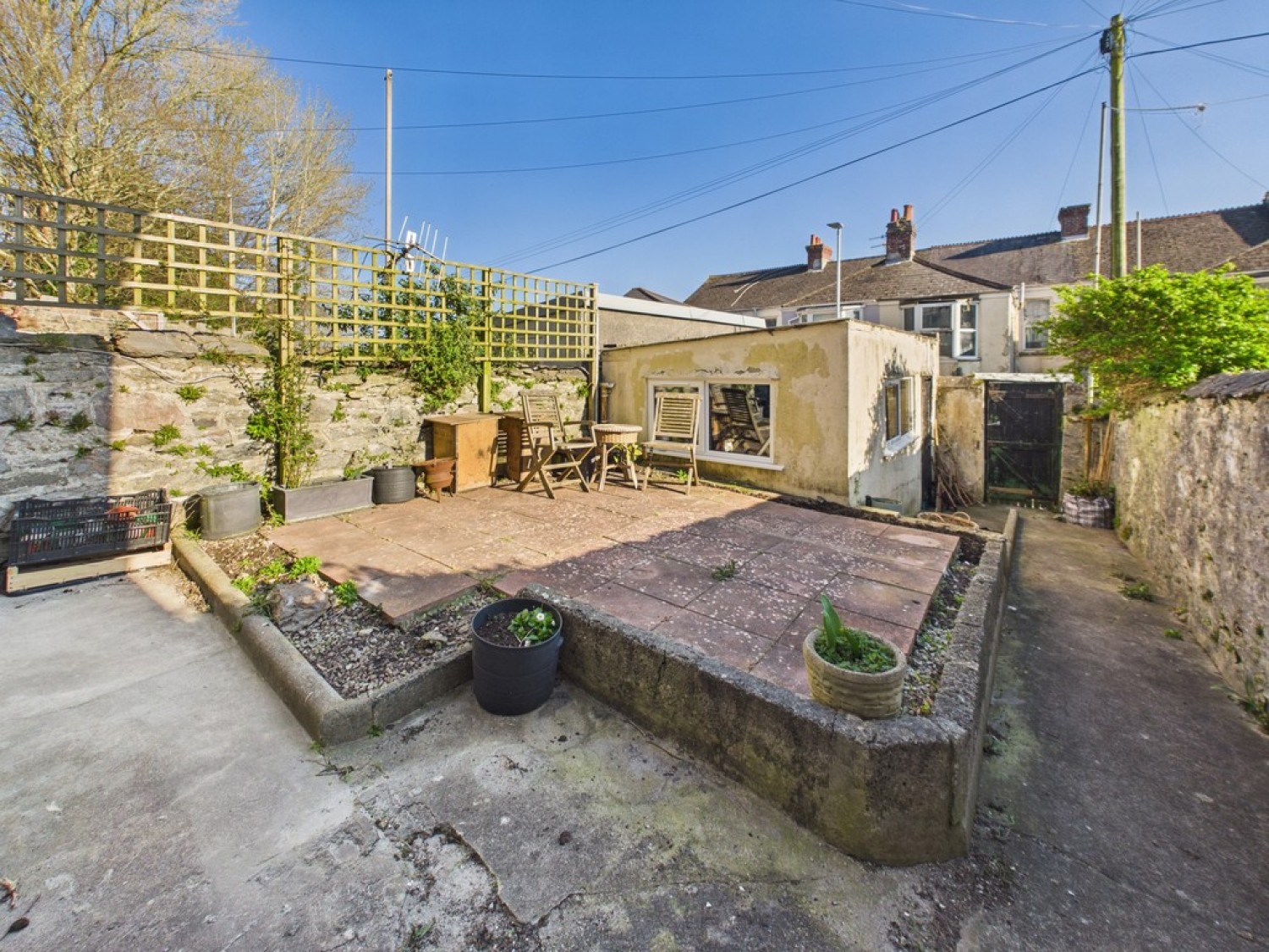 2 bedroom Flat for Letting Neath Road, St Judes