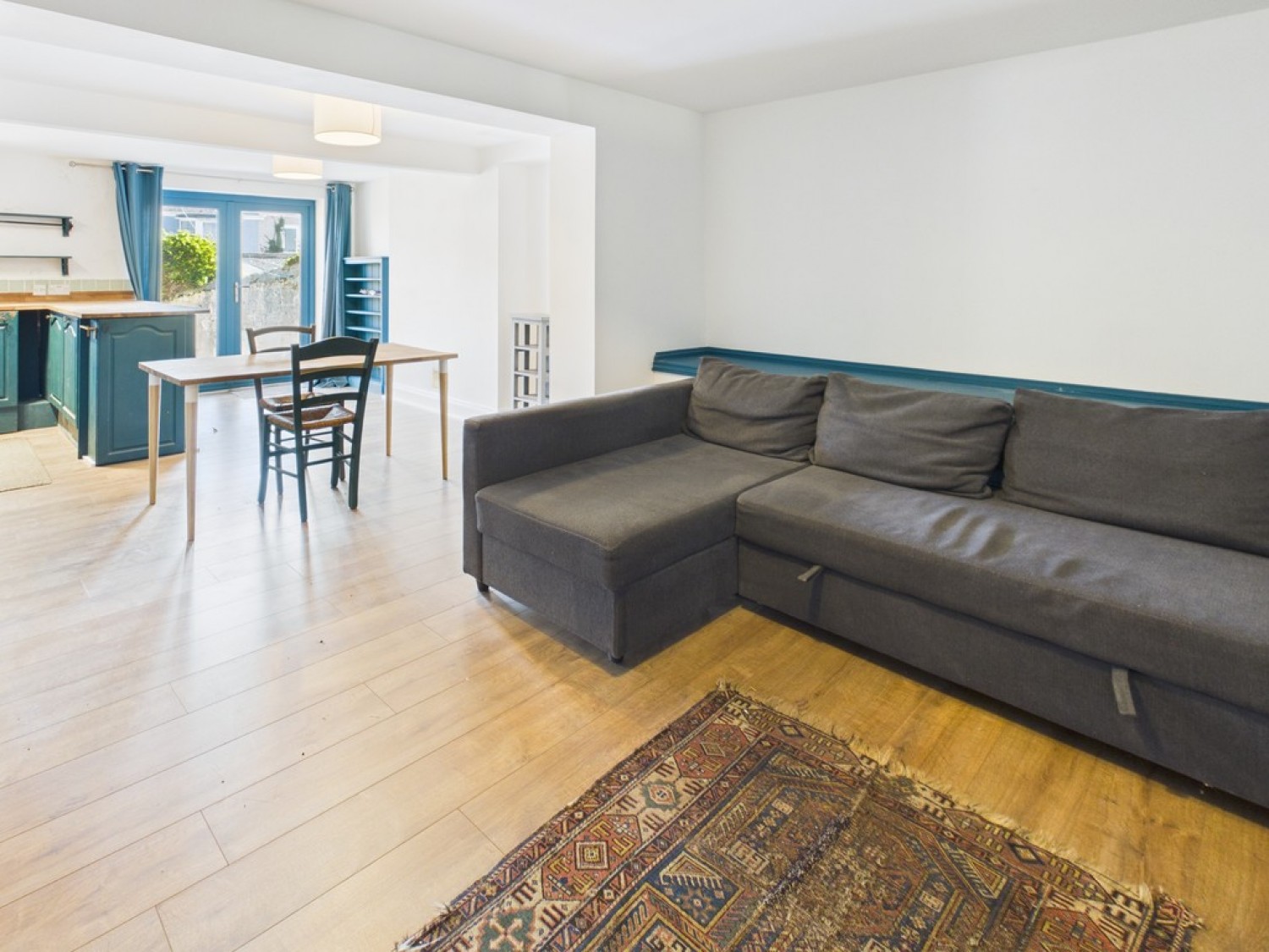 2 bedroom Flat for Letting Neath Road, St Judes