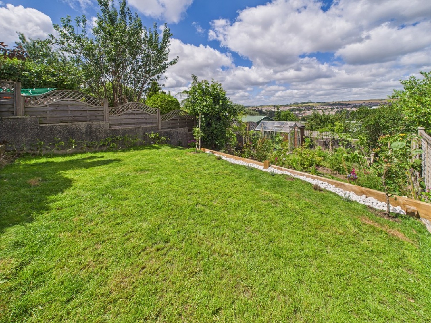 Merafield Road, Underwood