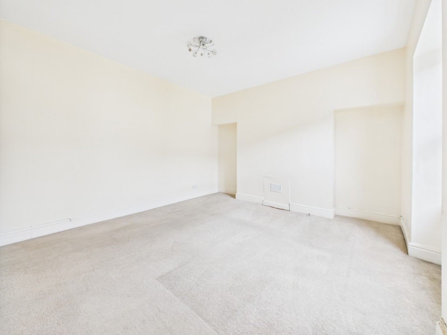 3 bedroom Flat for Sale Adelaide Street, Stonehouse