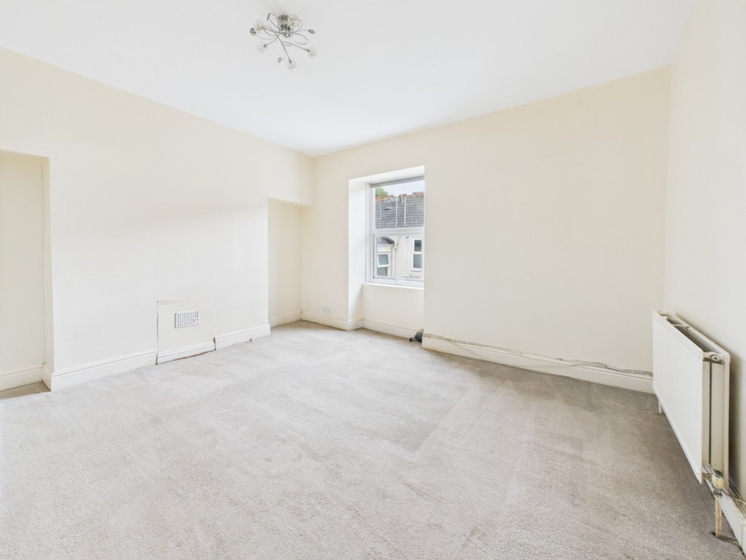 3 bedroom Flat for Sale Adelaide Street, Stonehouse