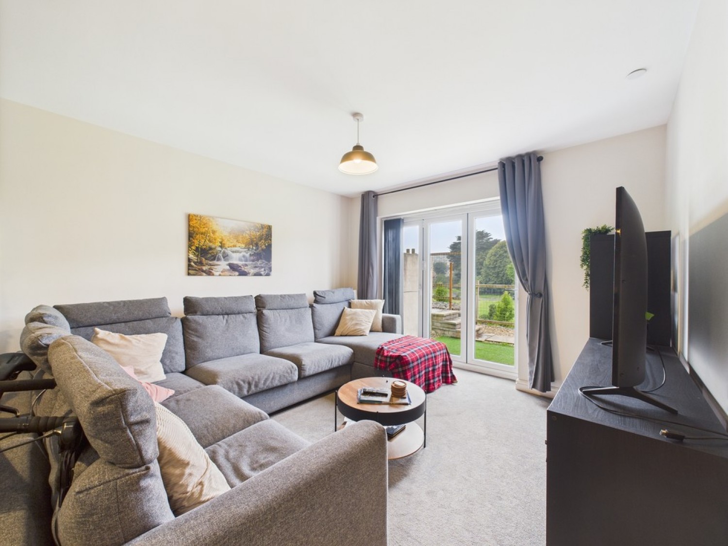 Arundel Crescent, Stonehouse