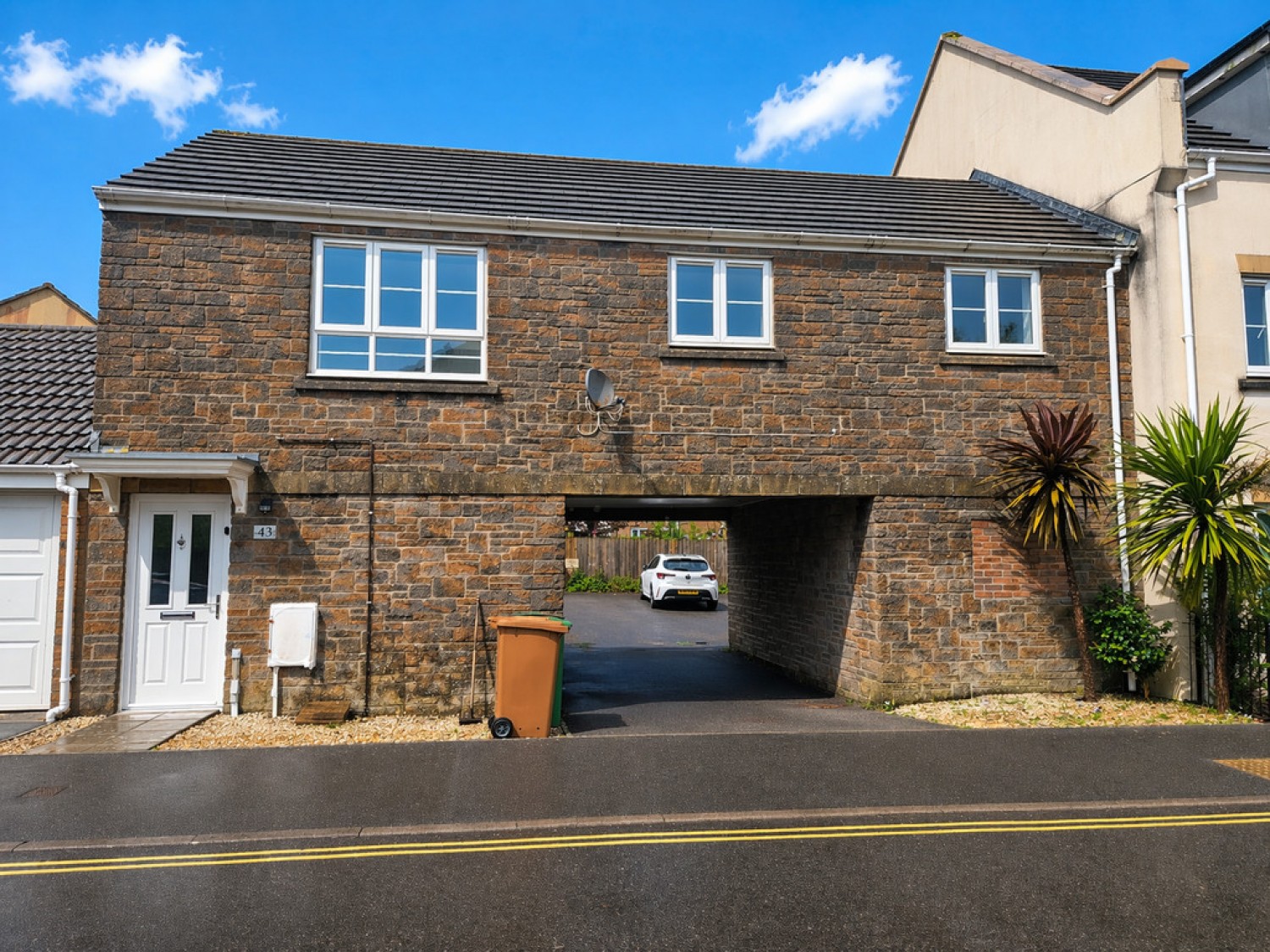 2 bedroom Flat for Sale Barlow Gardens, Beacon Park