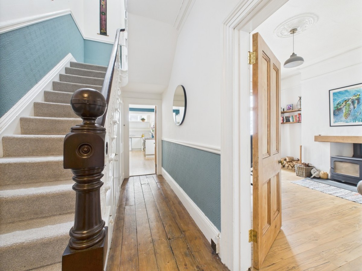 Beatrice Avenue, Lipson