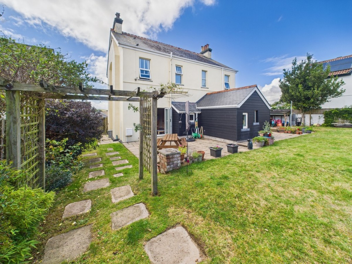 Carbeile Road, Torpoint