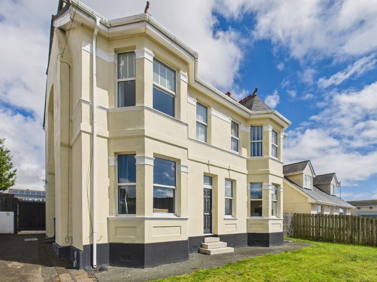 Carbeile Road, Torpoint