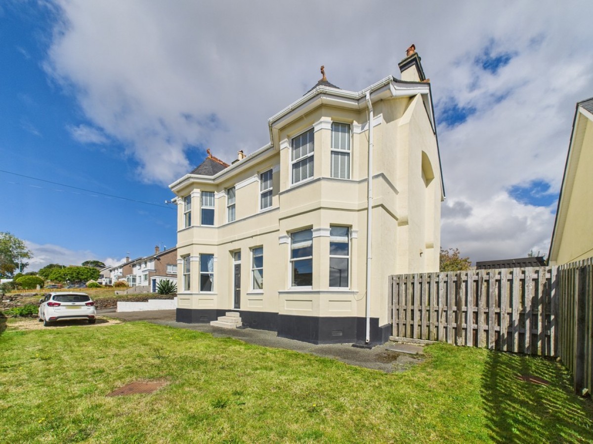 Carbeile Road, Torpoint