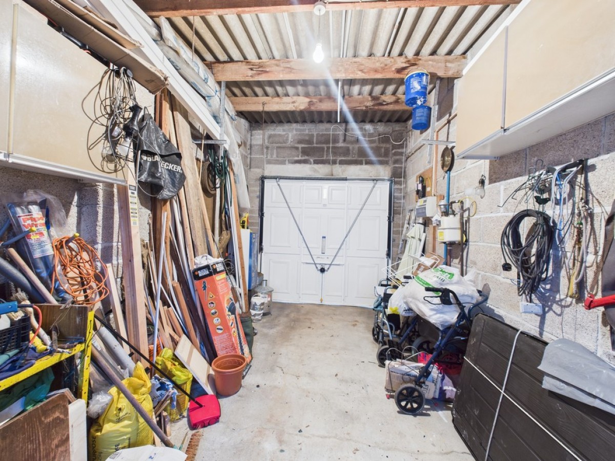 Barningham Gardens, Bird Cage Farm