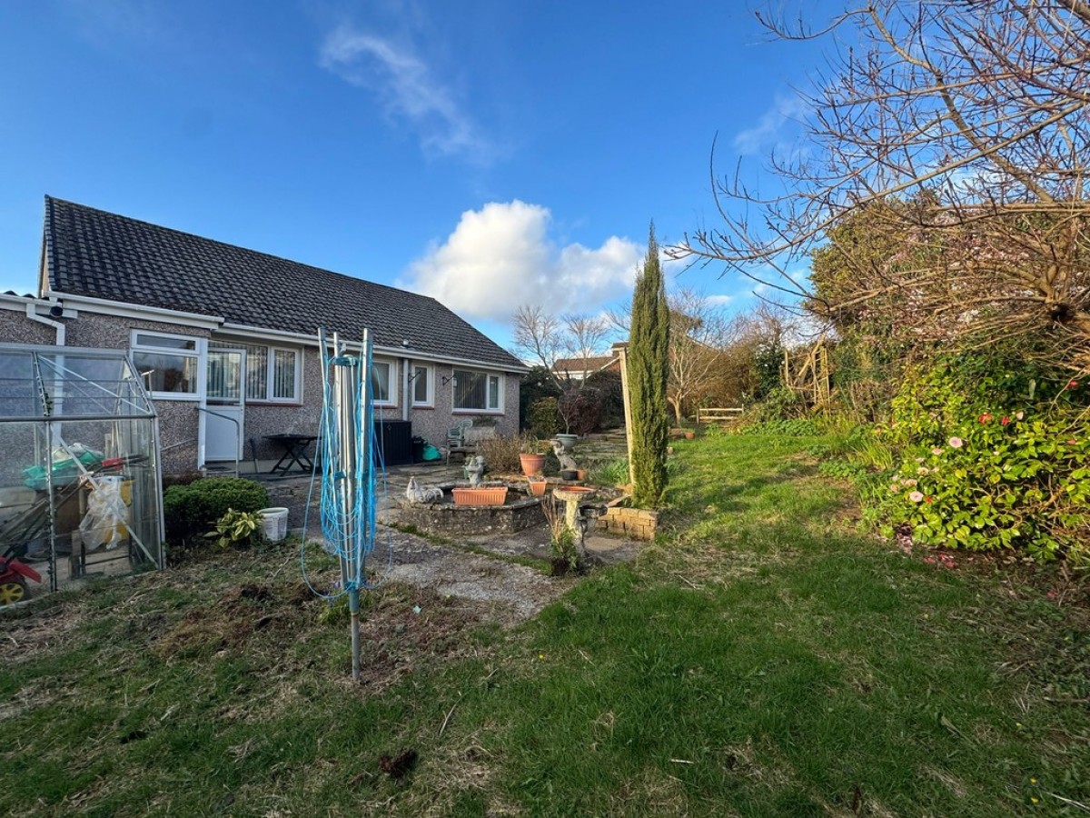 Barningham Gardens, Bird Cage Farm