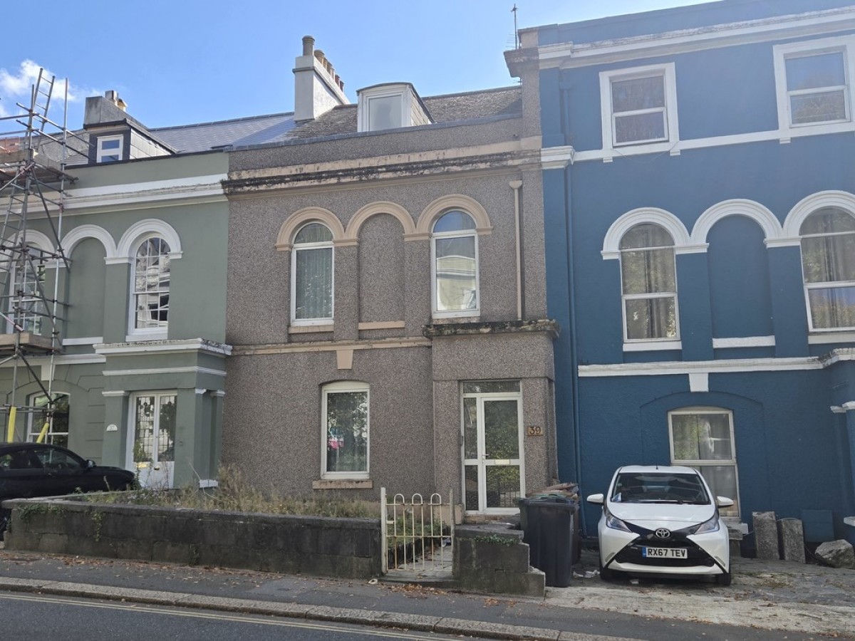 North Road East, Mutley