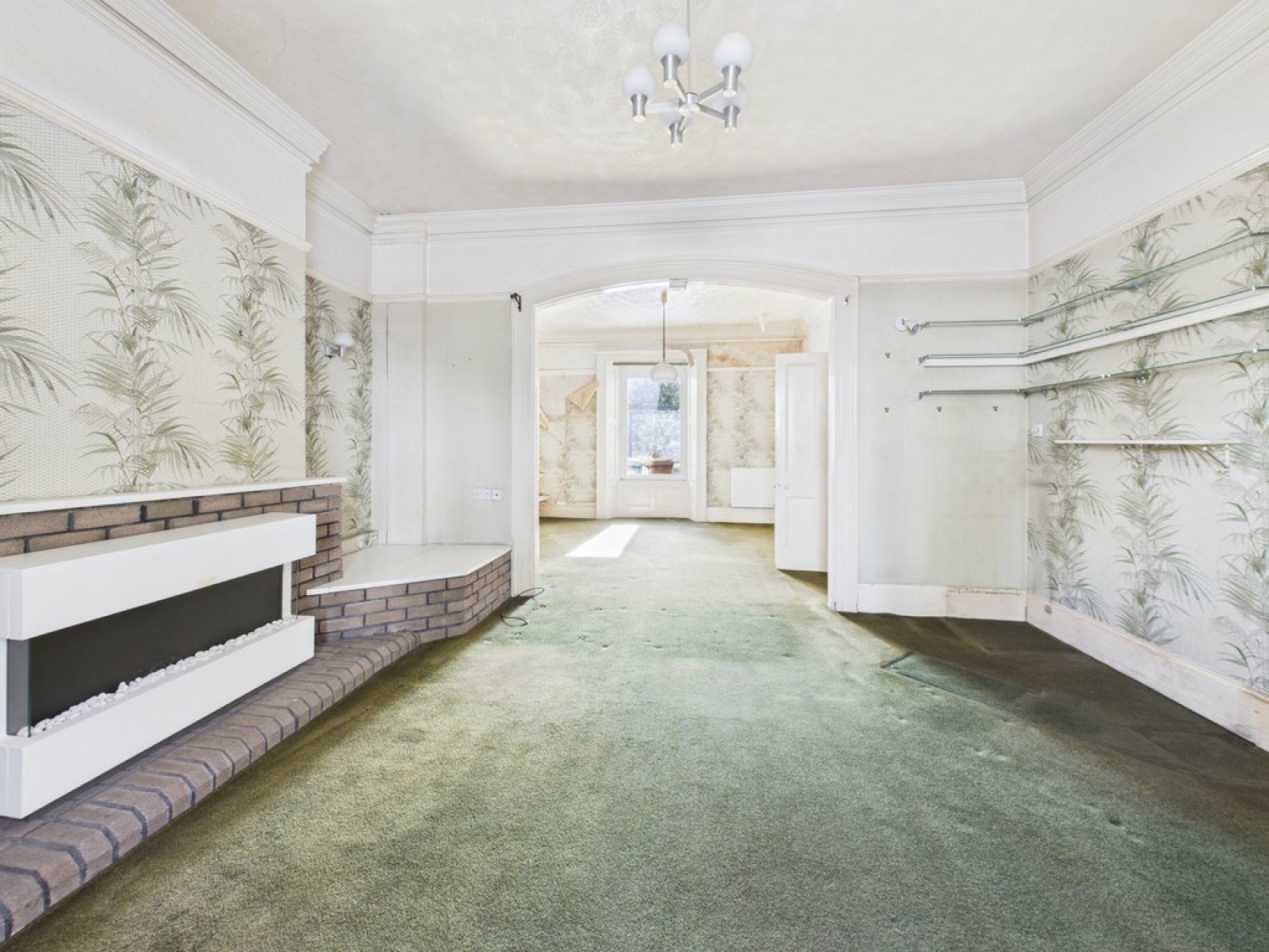 North Road East, Mutley